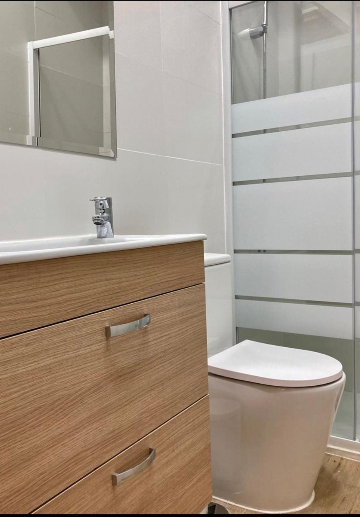 Encantador Apartamento De 39M2 En El Centro De Madrid Luaran gambar